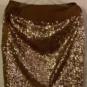 Mid length sequins skirt